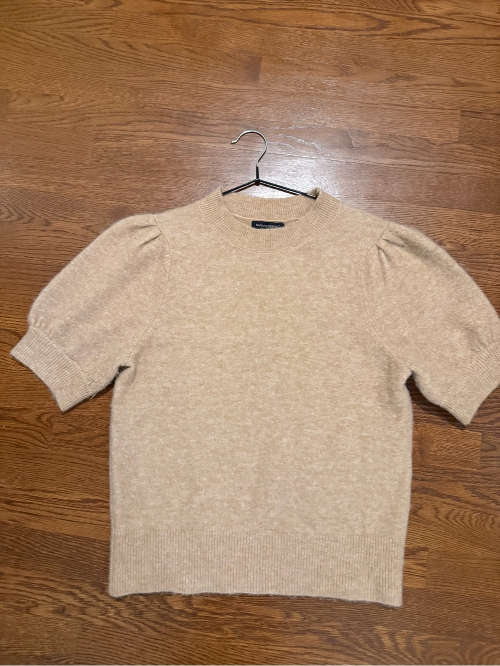 Banana Republic Crewneck Short Sleeve Sweater in Tan